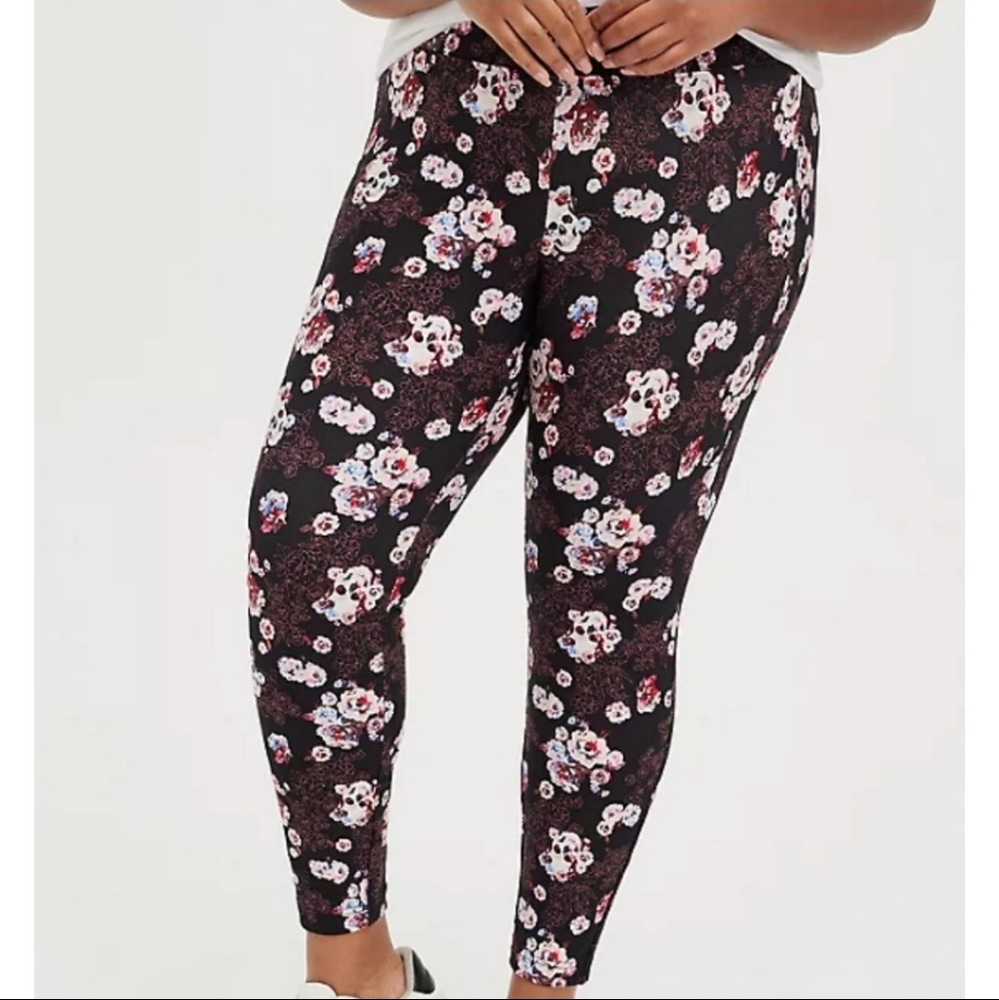 Torrid‎ Plus Size High Rise Floral Pixie Pants Size 3X